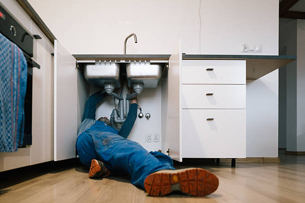 Professional Leak Detection technician working in Moundridge, KS